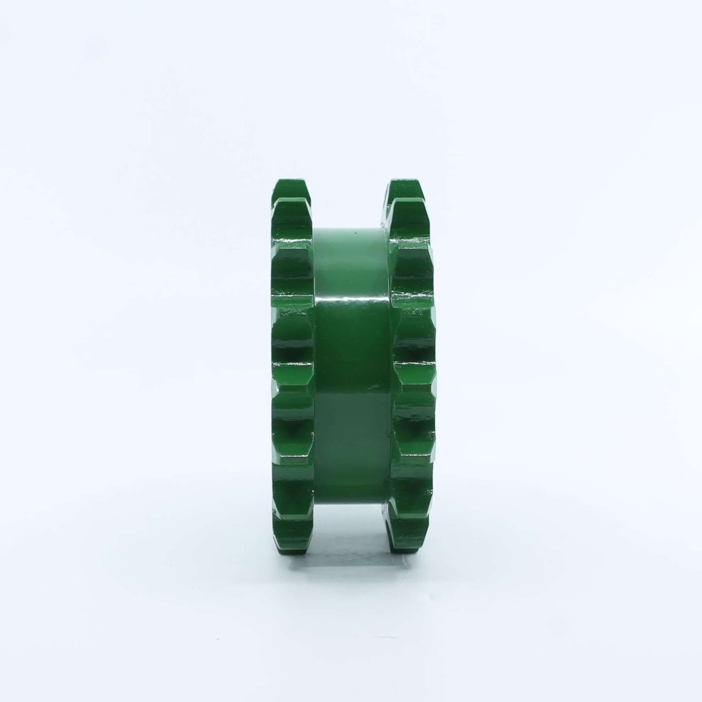 Piñón doble de 17 dientes adaptable para empacadoras John Deere. Repuesto compatible con referencia CC106641. Válido para modelos 540, 545, 550, 570, 572, 582, 592, 590, 852.
