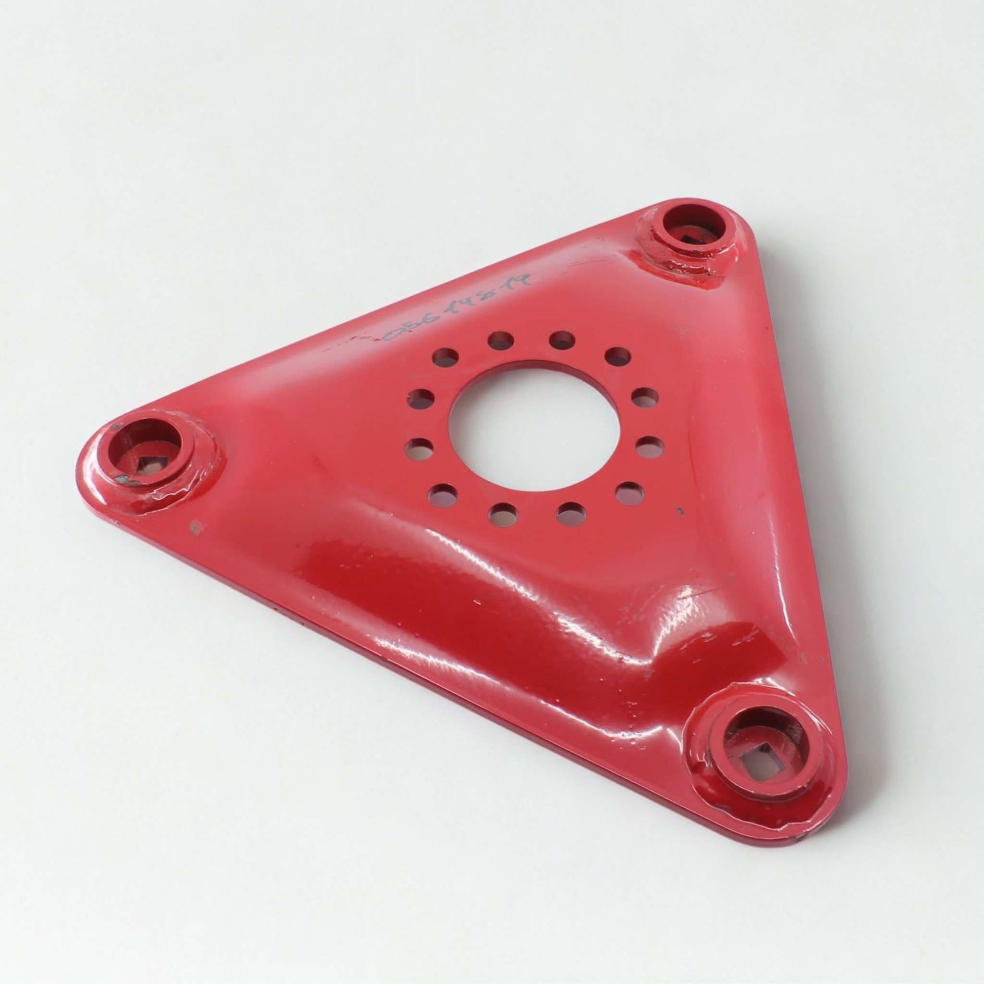 Plato portacuchillas triangular de 12 agujeros adaptable para Vicon CM y DMP. Repuesto compatible con referencia original B2280294.