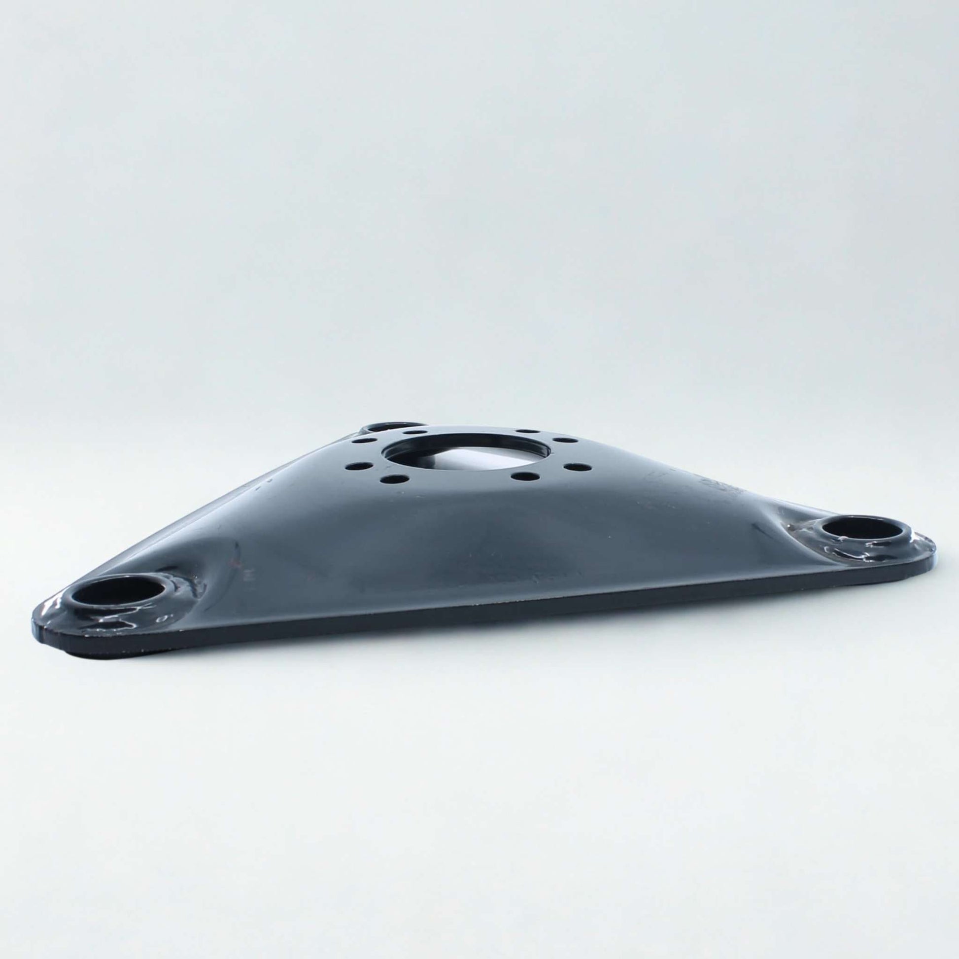 Plato portacuchillas triangular adaptable para segadoras Vicon CM165 y CM167. Repuesto compatible con referencia original VNB1019894.