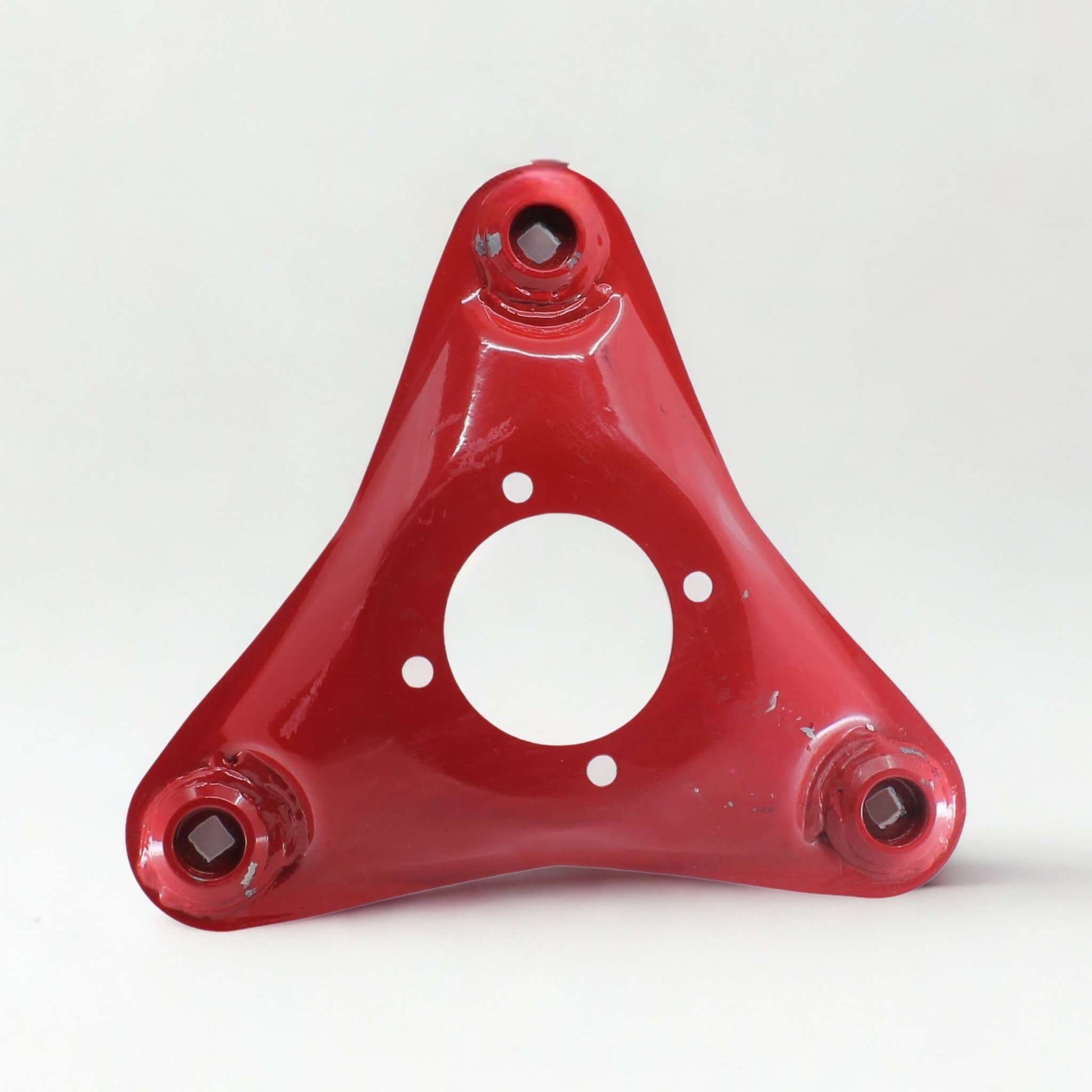 Plato portacuchillas triangular adaptable para segadoras Vicon EXTRA. Repuesto con agujero central de 86mm compatible con referencia KT5513600094.