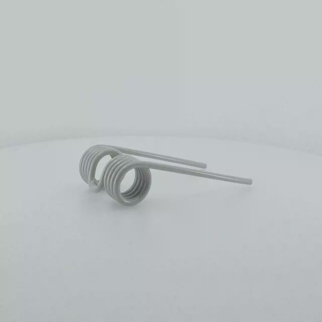 Púa de pick-up de primer tipo adaptable para rotoempacadora Krone. Fabricada por La Spirale en Italia, recambio de alta resistencia, referencias originales 937920 y Z9381580.