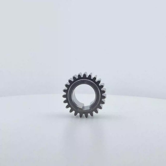 Piñón de 23 dientes (Z23) con chavetero ancho para depresores Battioni Pagani series MEC 6500, 8000, 9000, 11000 y 13500. Fabricación original Bondioli &amp; Pavesi para alta resistencia.