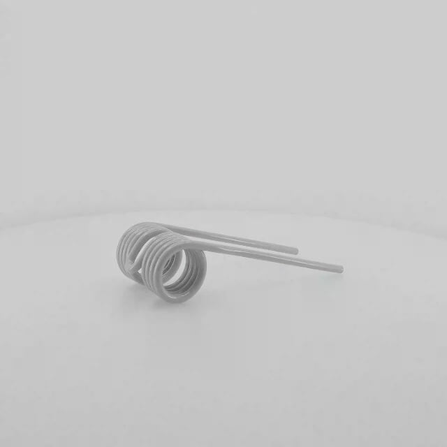 Púa de pick-up de segundo tipo adaptable para rotoempacadora Krone. Fabricada por La Spirale en Italia, recambio compatible de alta resistencia, referencia 938436.