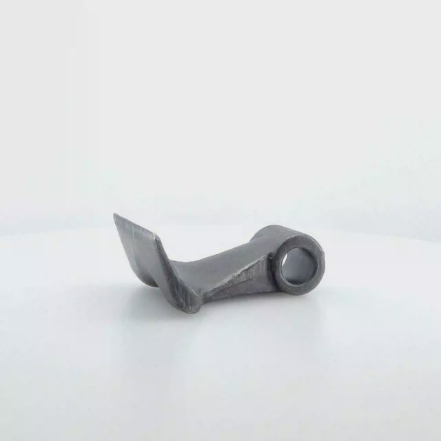 Martillo M37 para desbrozadora con medidas 40x82 mm y agujero de 20,5mm. Compatible con TMC Cancela y Seppi.