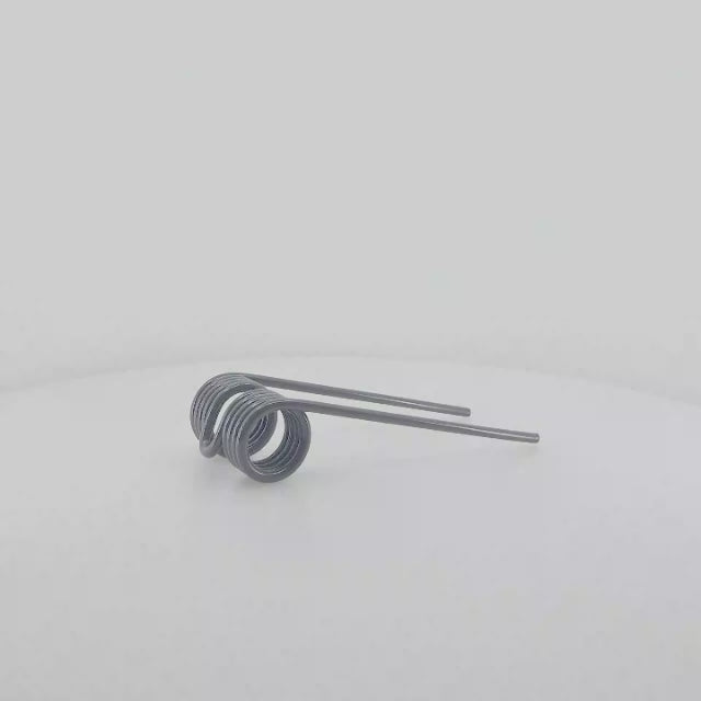 Púa de pick-up elástica adaptable para rotoempacadora Vicon. Fabricada por La Spirale en Italia, recambio compatible de alta resistencia, referencia 1661-8868.