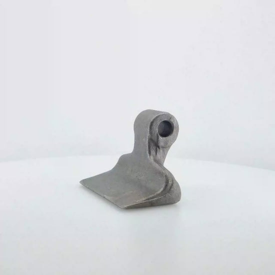 Martillo M40 para desbrozadora con medidas 40x120 mm y agujero de 16,5mm. Compatible con Breviglieri / Breviagri, Kuhn, Celli, Alpego, Ehlo, SaMASZ y Sicma Recambio reforzado de alta resistencia.