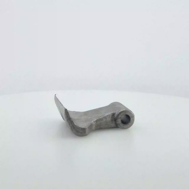 Martillo M73 para desbrozadora con medidas 44x80 mm y agujero de 12,5mm. Modelo universal. Recambio reforzado de alta resistencia.