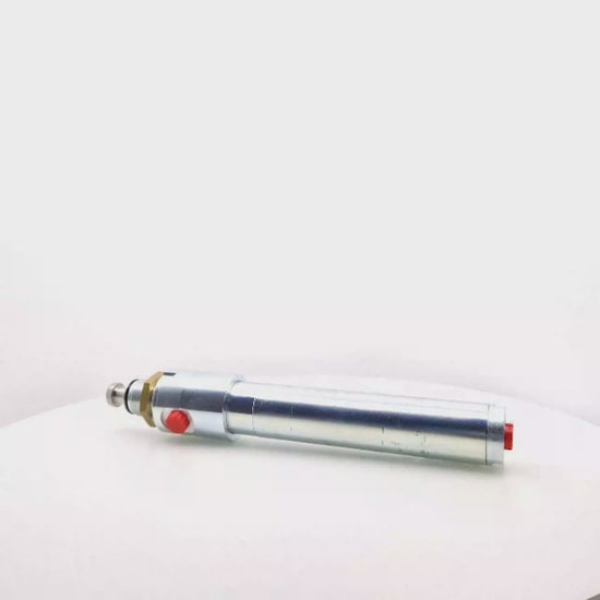 Cilindro hidráulico de doble efecto, marca RIV, para el accionamiento de tajaderas de de 4" (100mm), 5" (125mm) y 6" (150mm) de diámetro en cisternas o cubas de purín.