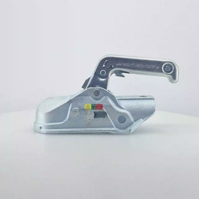 Enganche redondo para remolque, con un diámetro de 50 mm y una capacidad de carga de 3.000 kg.