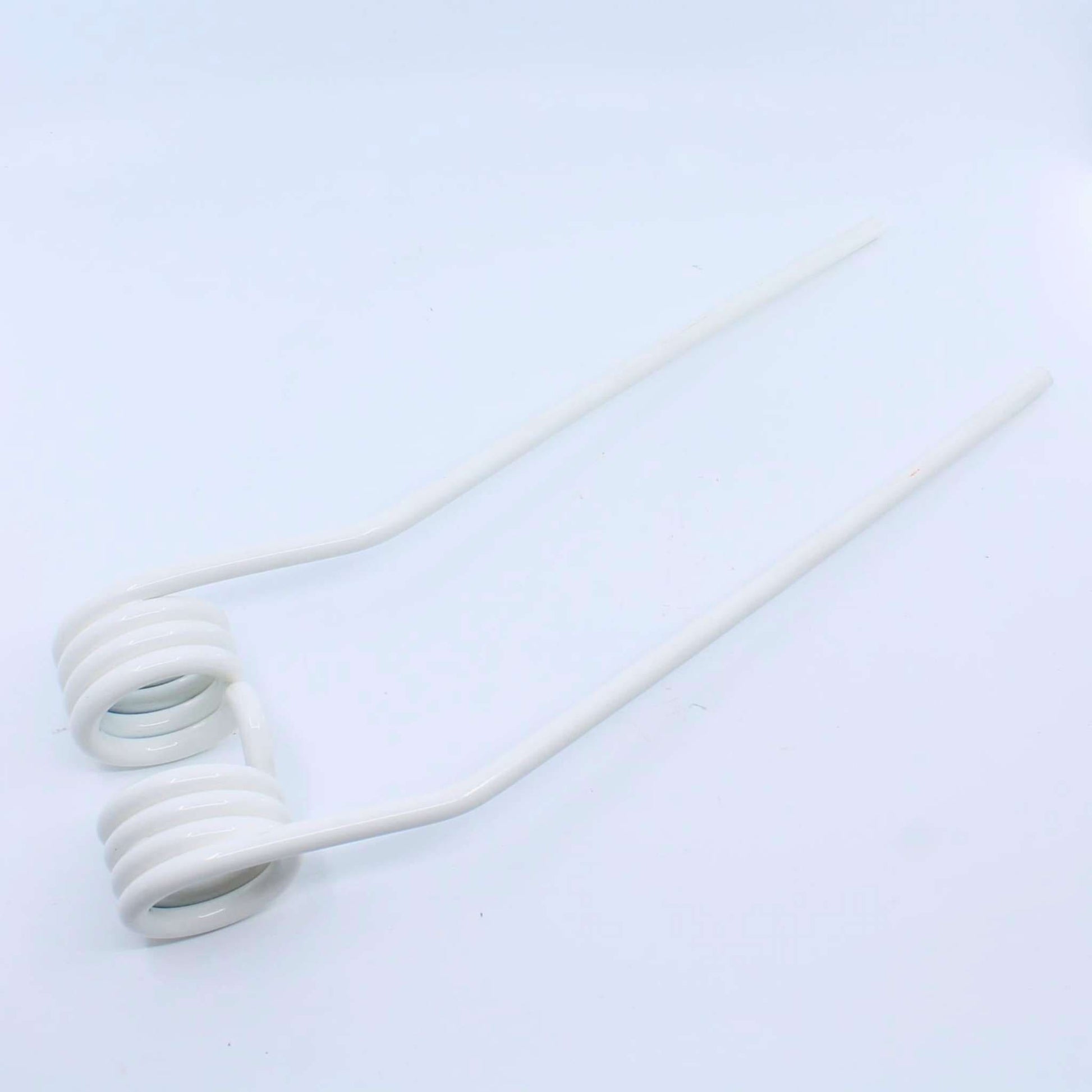 Púa elástica doble blanca adaptable para henificador, henificadora o rastrillo Coma Eurodip (lado izquierdo). Fabricada por La Spirale en Italia con acero de 9 mm.