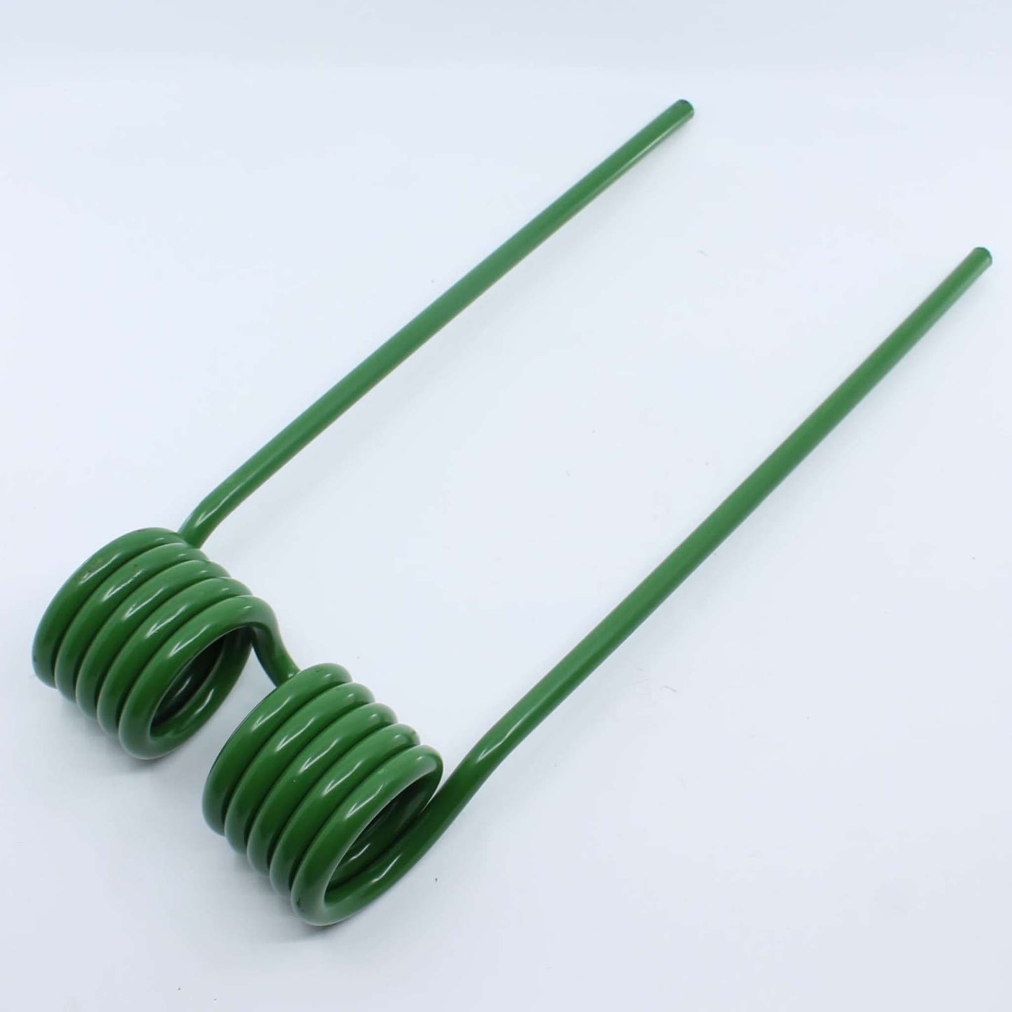 Púa elástica doble asimétrica verde adaptable para henificador, henificadora o rastrillo Krone (lado derecho). Fabricada por La Spirale en Italia con acero de 10 mm, ref original 153014.1.