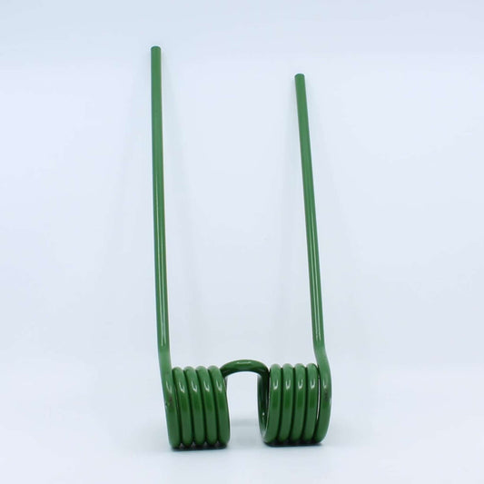 Púa elástica doble asimétrica verde adaptable para henificador, henificadora o rastrillo Krone (lado derecho). Fabricada por La Spirale en Italia con acero de 10 mm, ref original 153014.1.
