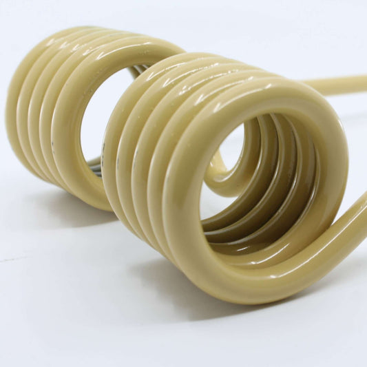 Púa elástica doble asimétrica color crema adaptable para henificador, henificadora o rastrillo Krone (lado izquierdo). Fabricada por La Spirale en Italia con acero de 10 mm, ref original 153015.1.