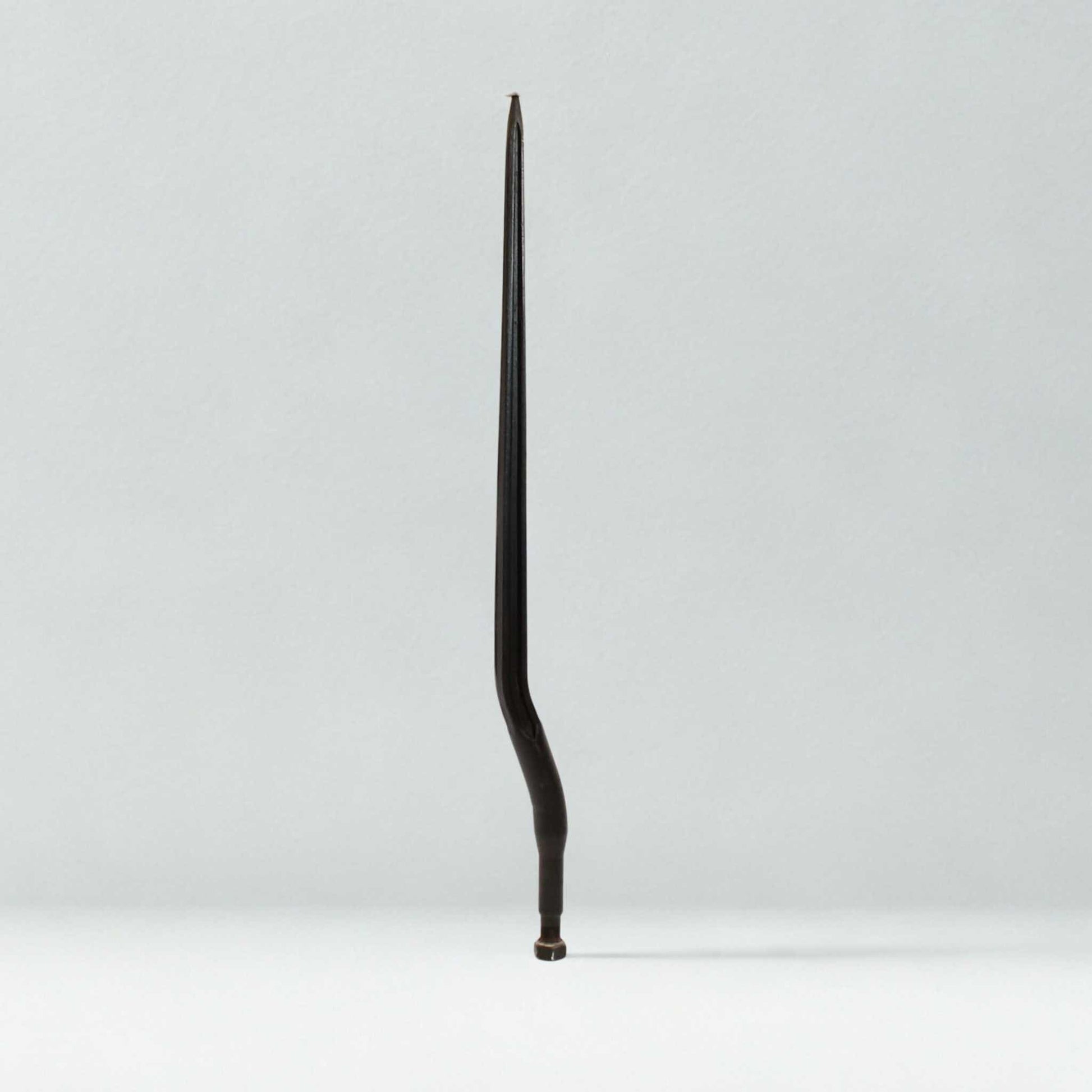Púa carga pacas curva larga reforzada (diente o pincho para fardos). Longitud 880 mm y diámetro 35 mm.