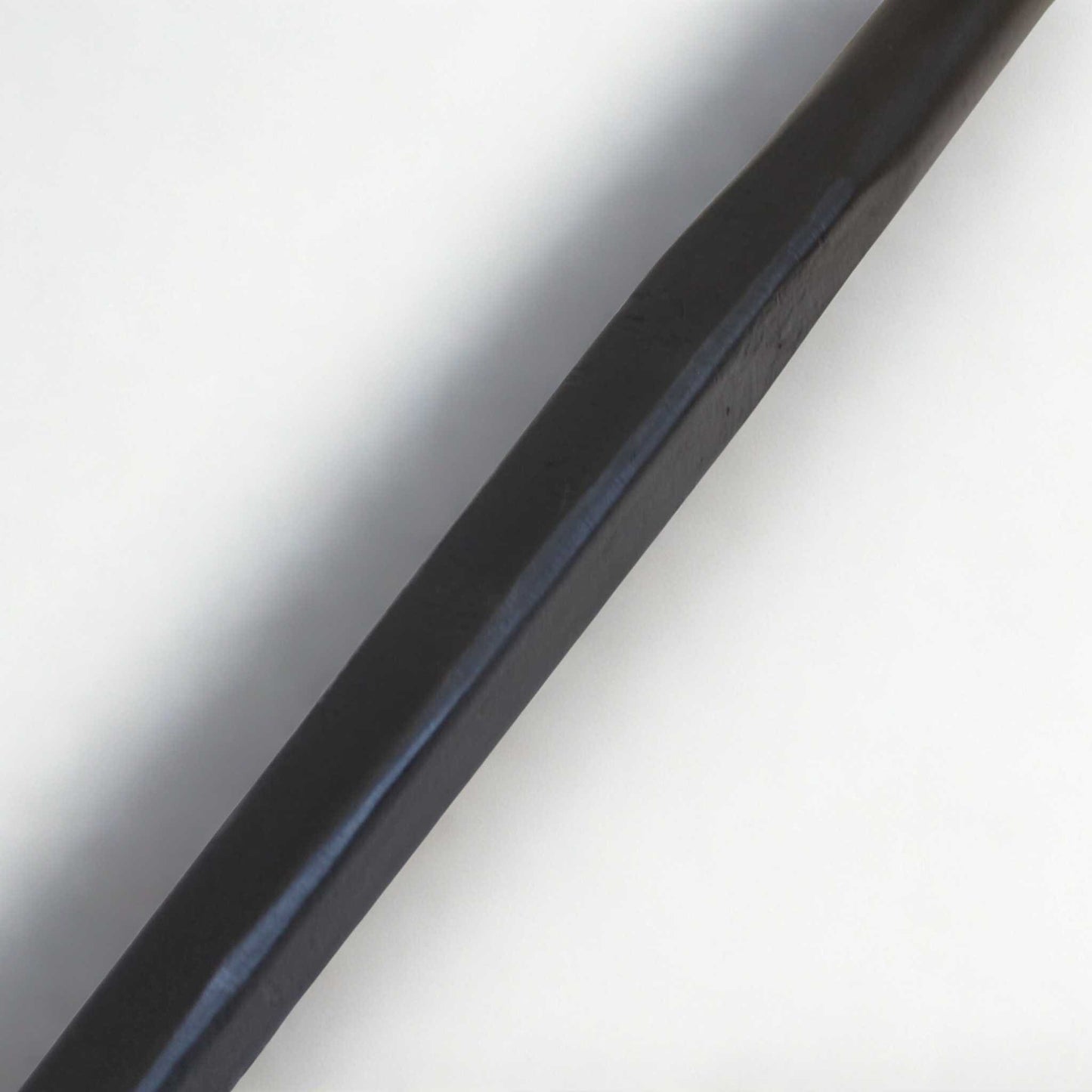 Púa carga pacas reforzada (diente o pincho para fardos). Longitud 980 mm y diámetro 45 mm. Acero forjado.