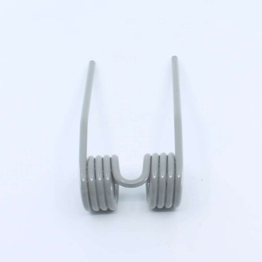 Púa de pick-up de cuarto tipo adaptable para rotoempacadora Krone. Fabricada por La Spirale en Italia, recambio compatible de alta resistencia, referencia 938040.