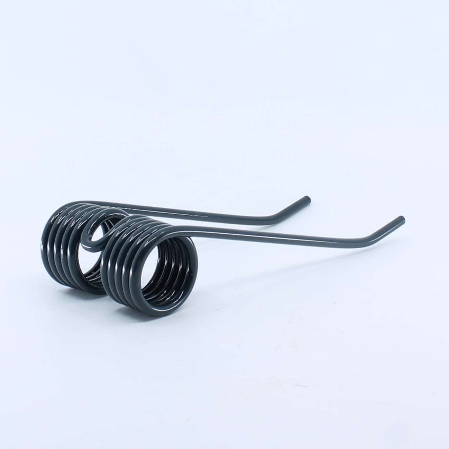 Púa de pick-up elástica adaptable para rotoempacadora New Holland. Fabricada por La Spirale en Italia, recambio compatible de alta resistencia, referencias originales 131673 y 916061.