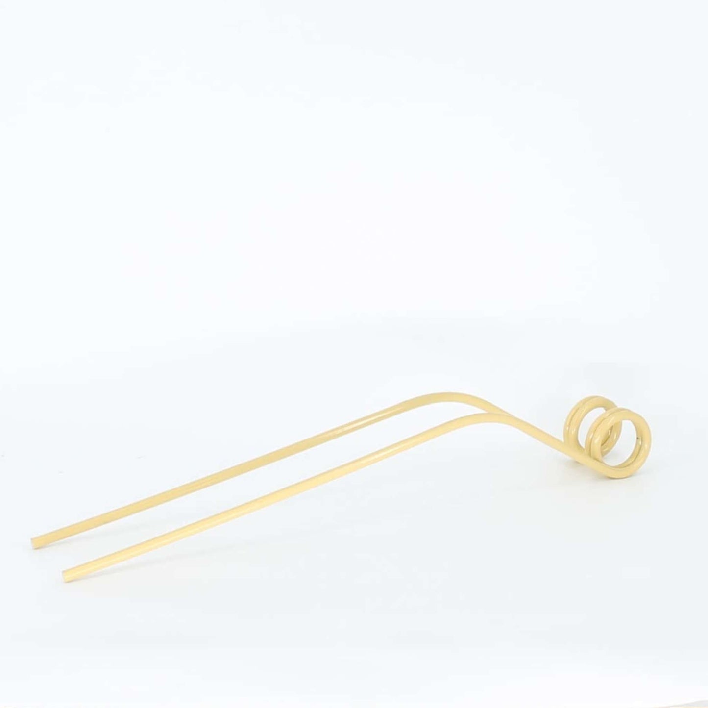 Púa y diente de rastrillo hilerador adaptable a Krone Swadro. Fabricada por La Spirale con hilo de 10mm y longitud de 640mm. Referencias 2684050 y 2680850.