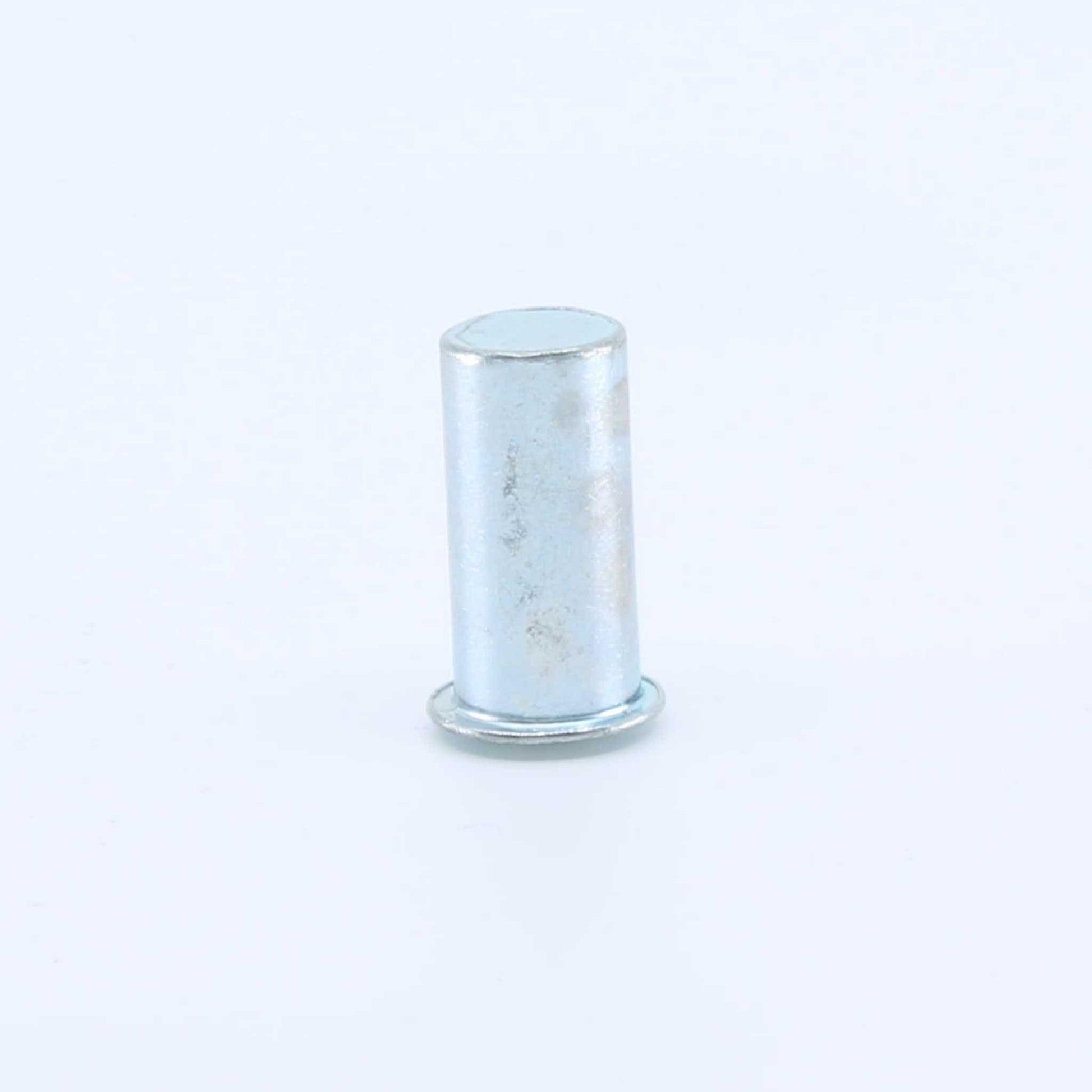 Remache corto de repuesto, específico para la palanca de apertura de las cisternas de purín marca Hertell.