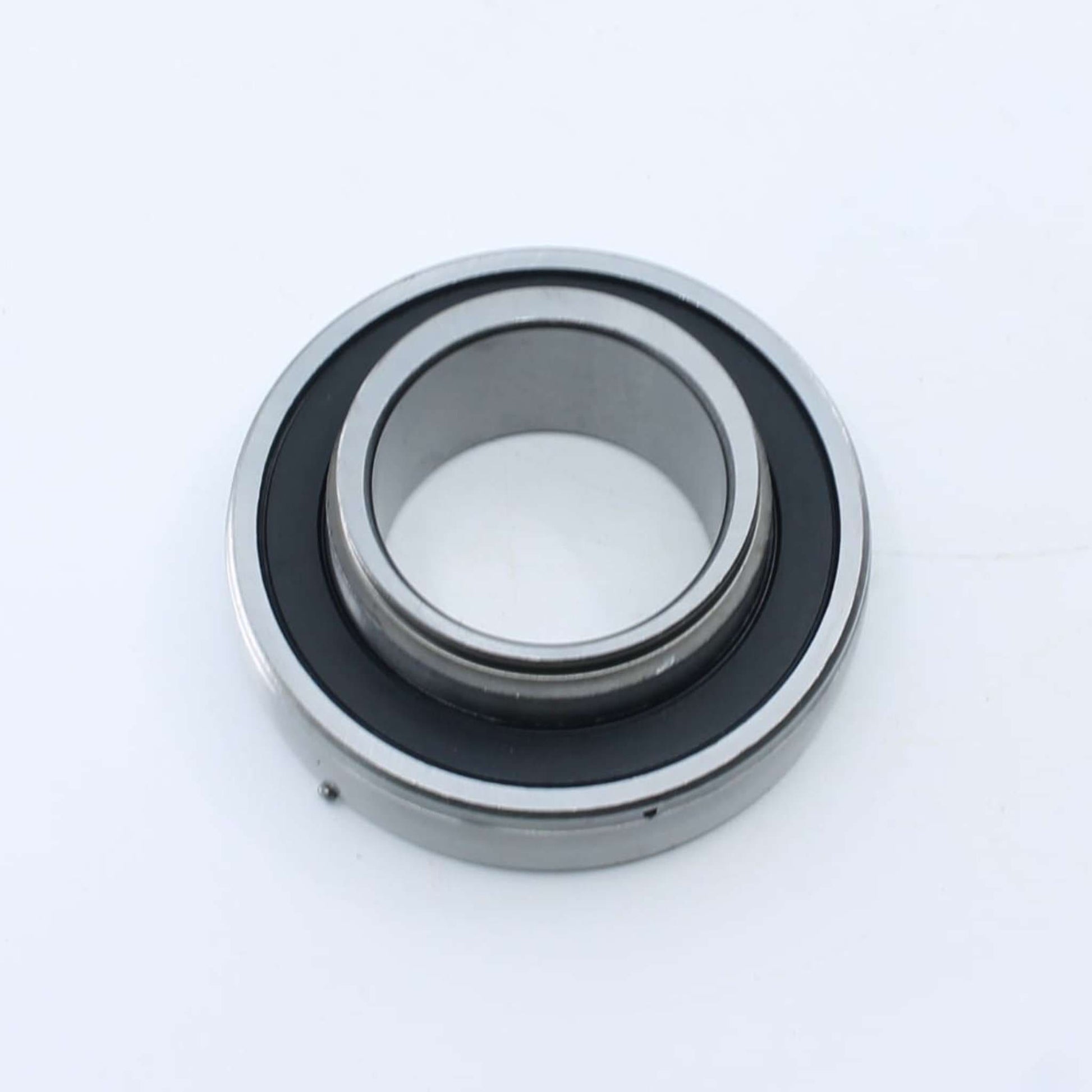 Conjunto de rodamiento agrícola de dos piezas para John Deere. Diámetro interior 44,45 mm, exterior 85 mm e incluye anillo de bloqueo.