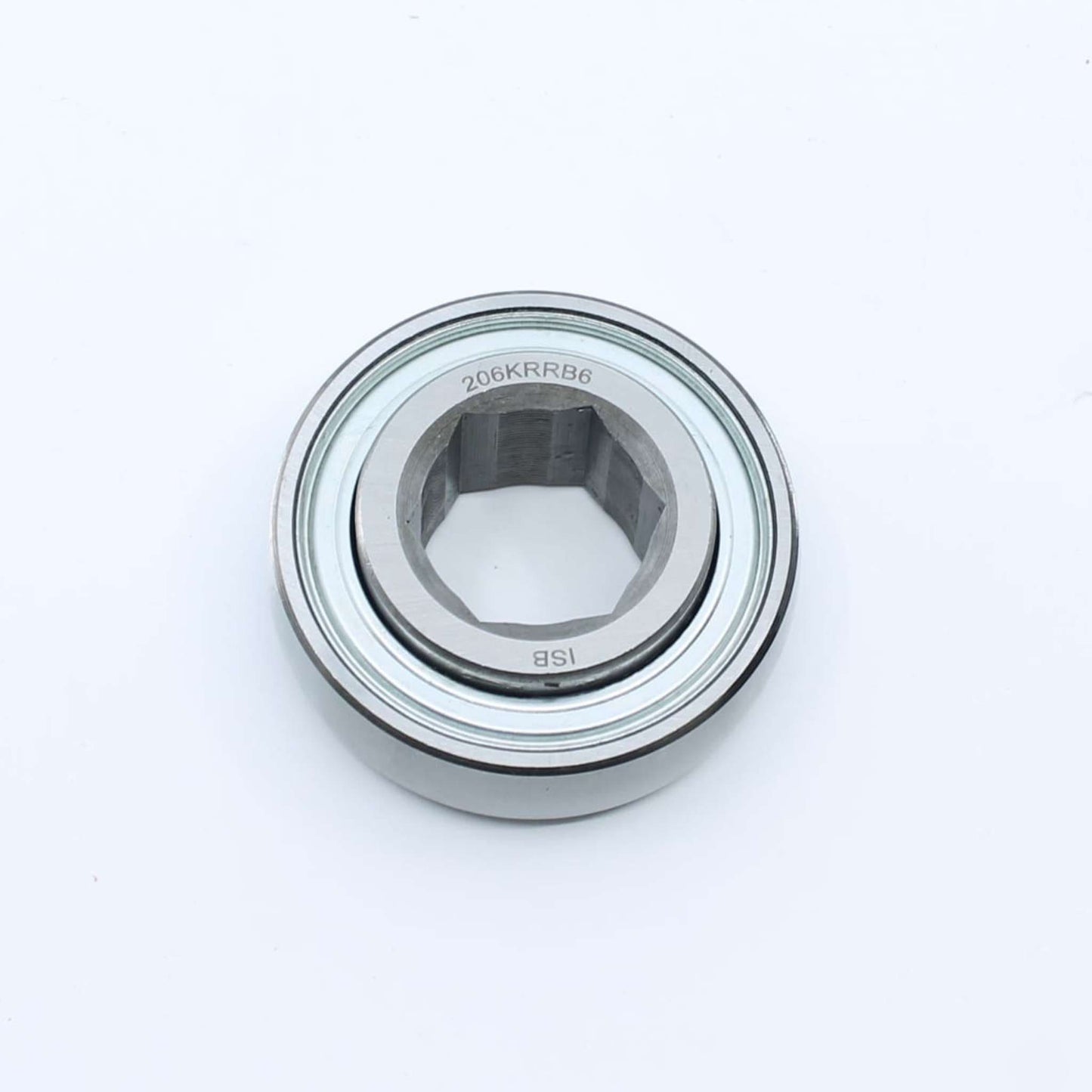 Rodamiento agrícola con pista exterior esférica (curva) e interior hexagonal de 25,42 mm y exterior de 62 mm para eje de rotoempacadora. Ancho interior de 16 mm y exterior de 24 mm.