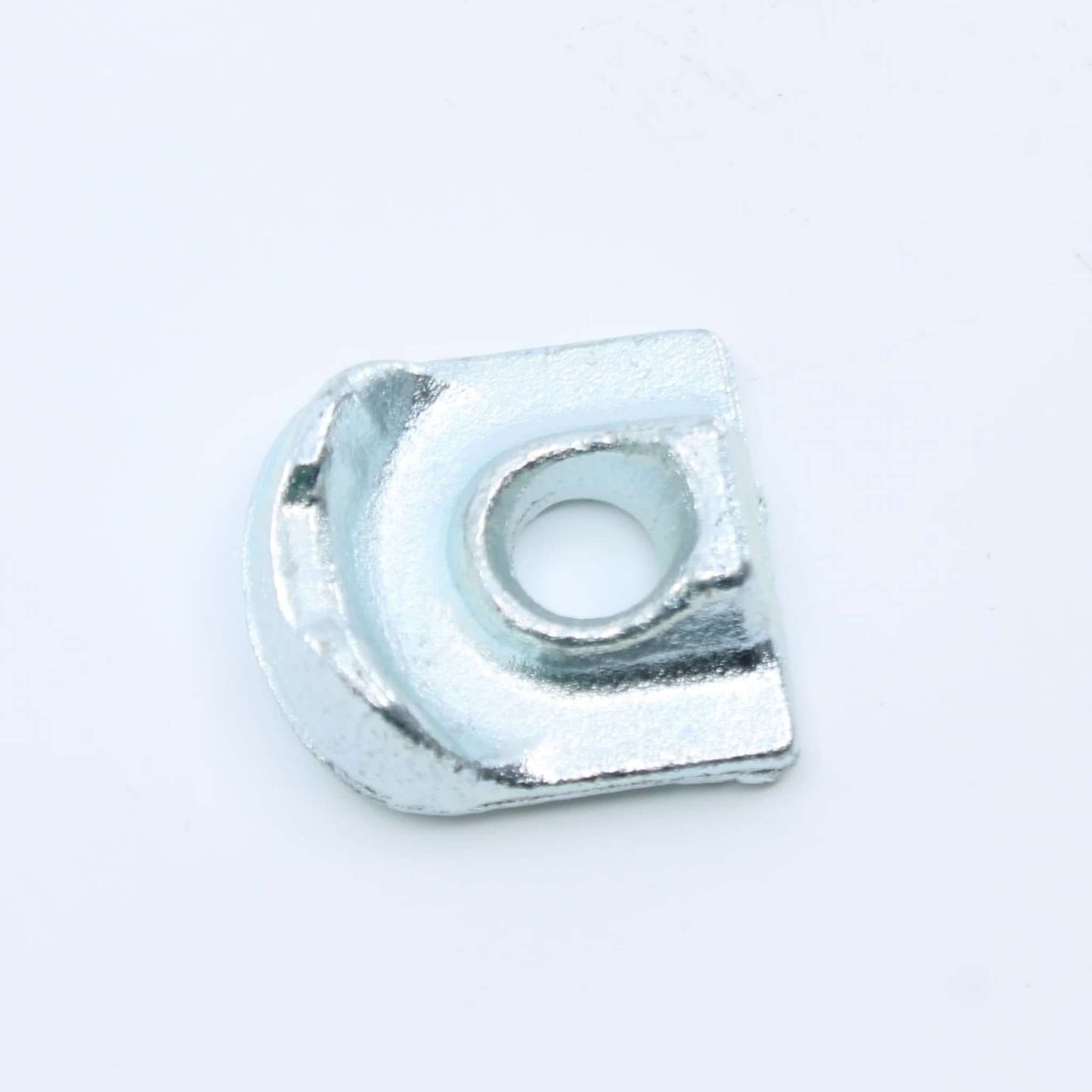 Soporte de púa inferior macizo o pletina de asiento de acero cincado para hilerador, hileradora o rastrillo de doble rotor.