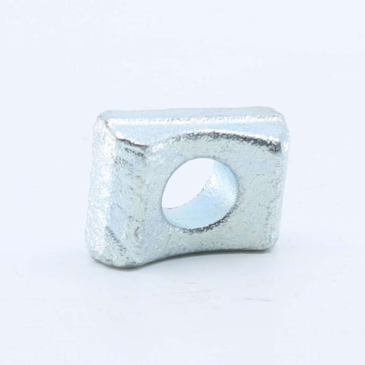 Soporte de púa superior macizo o taco de fijación curvo en acero cincado para hilerador, hileradora o rastrillo de doble rotor.