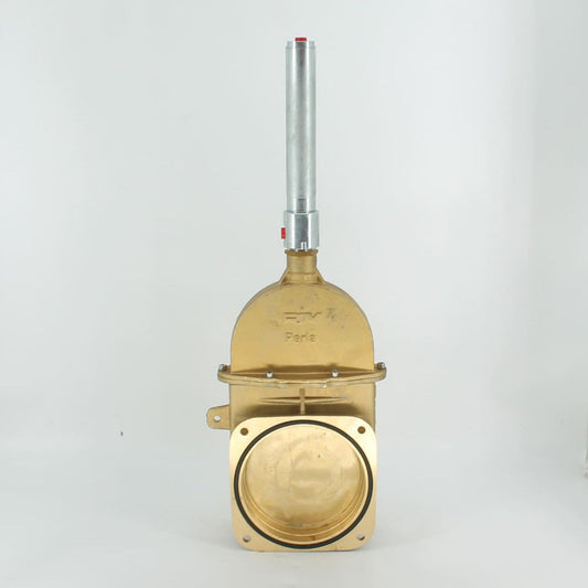 Tajadera o compuerta de válvula hidráulica Riv de 200 mm (8 pulgadas) de diámetro, macho, sin manillas y diseñada para su uso en cubas y cisternas de riego y purín.

