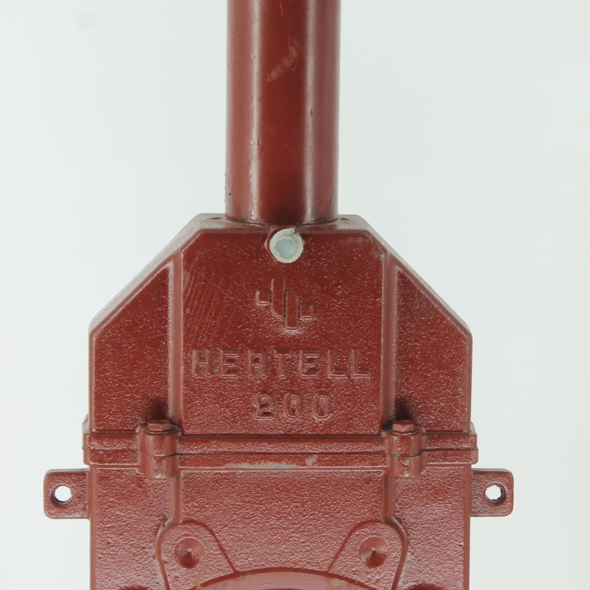 Tajadera o compuerta de válvula hidráulica Hertell Lau de 200 mm (8 pulgadas) de diámetro, macho, sin manillas y diseñada para su uso en cubas y cisternas de riego y purín.
