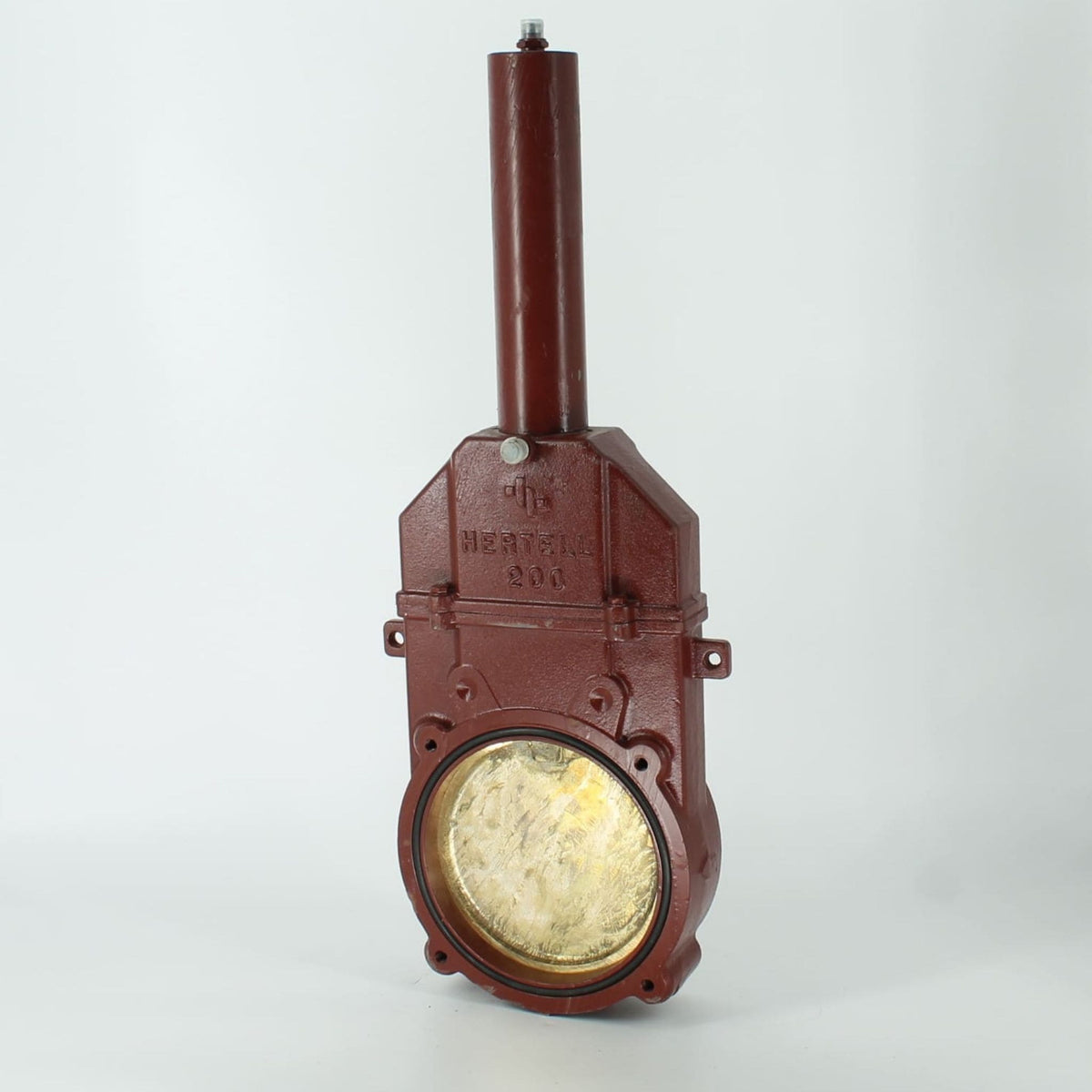 Tajadera o compuerta de válvula hidráulica Hertell Lau de 200 mm (8 pulgadas) de diámetro, macho, sin manillas y diseñada para su uso en cubas y cisternas de riego y purín.
