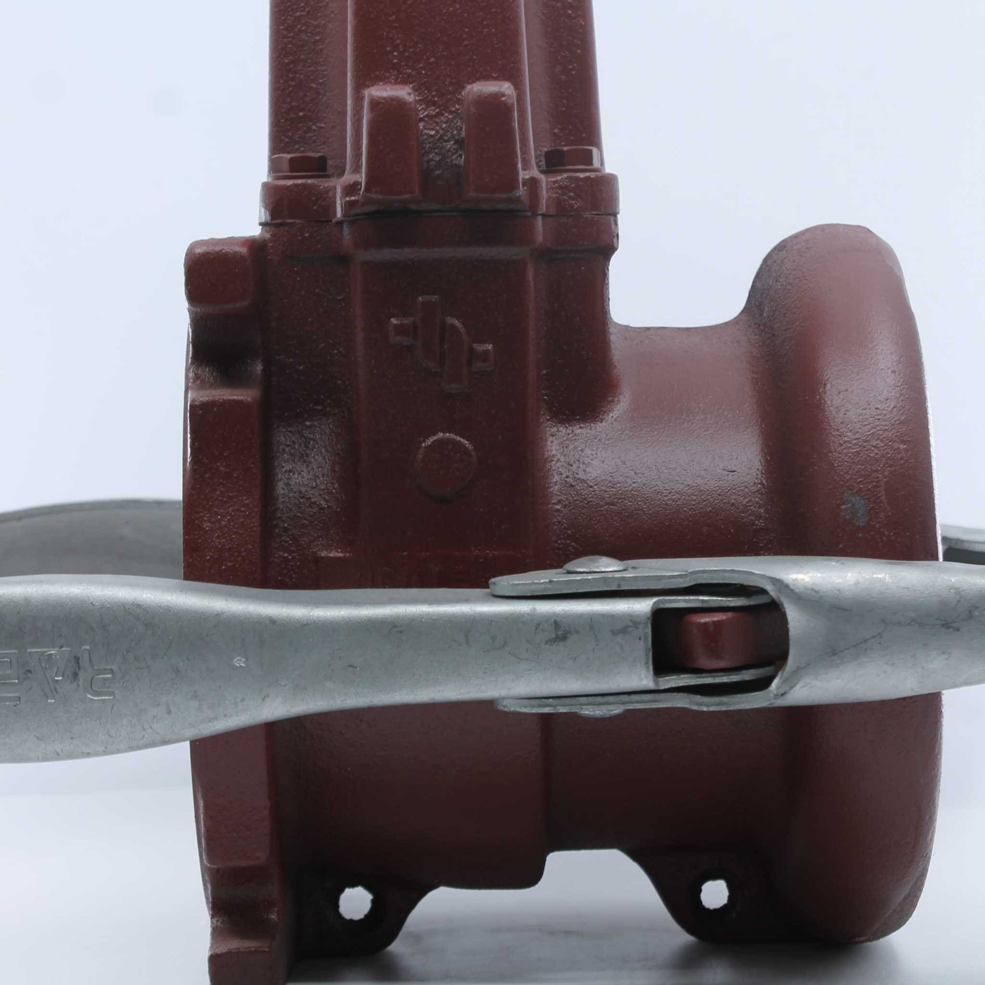 Tajadera o compuerta de válvula manual Hertell Buru de 125 mm (5 pulgadas) de diámetro, hembra, con manillas y diseñada para su uso en cubas y cisternas de riego y purín.