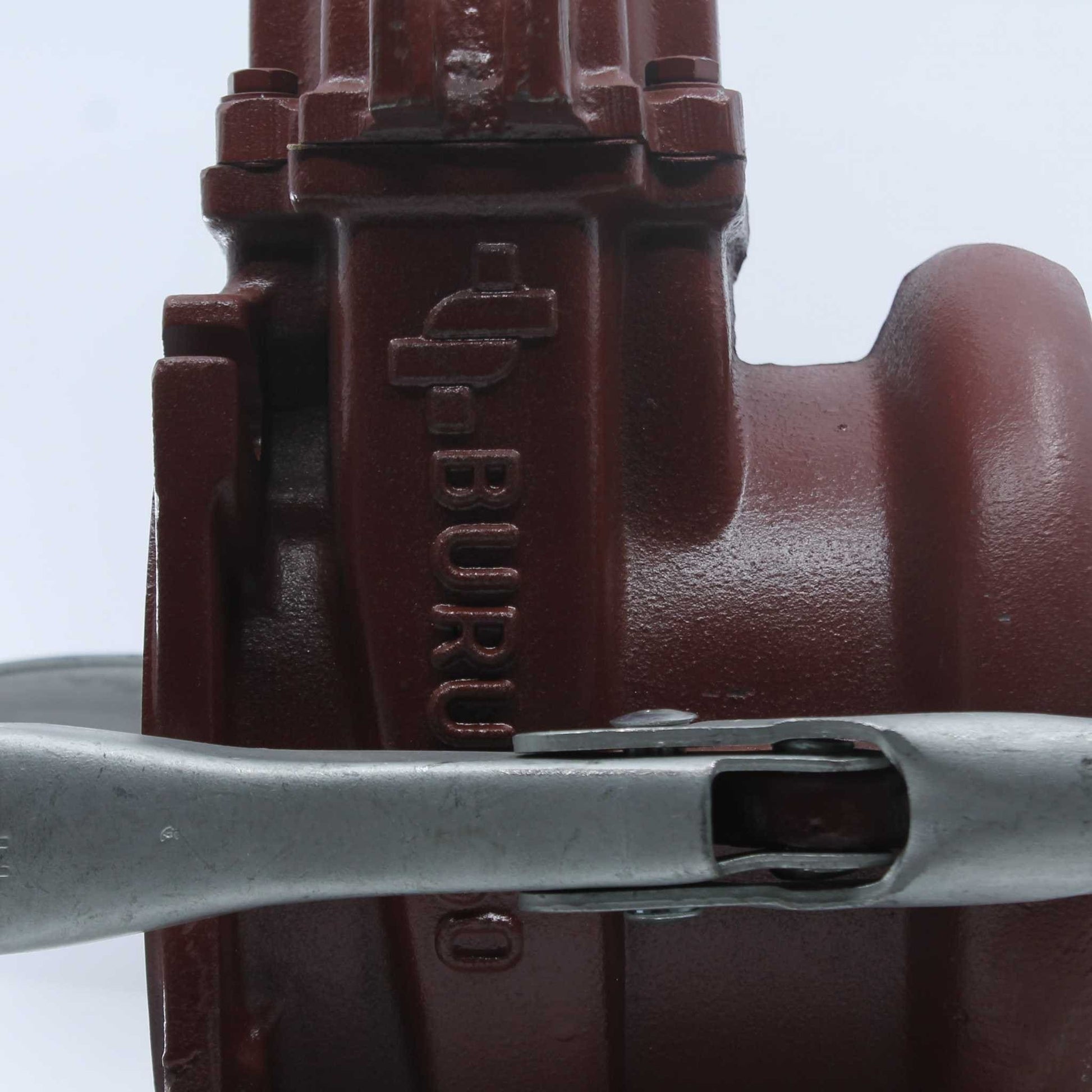 Tajadera o compuerta de válvula manual Hertell Buru de 150 mm (6 pulgadas) de diámetro, hembra, con manillas y diseñada para su uso en cubas y cisternas de riego y purín.