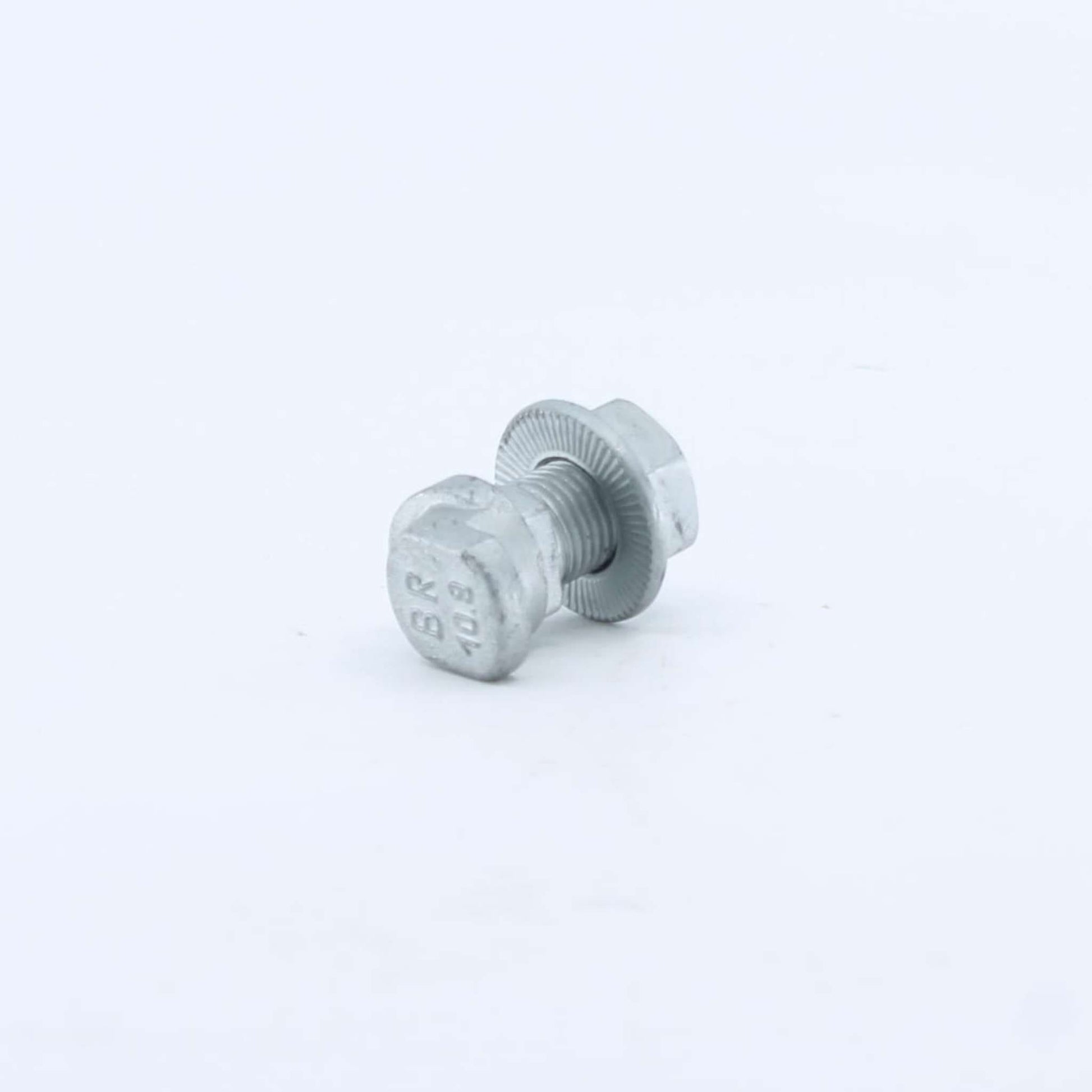 Tornillo de cuchilla Tipo 2 para sistema de enganche rápido adaptable a segadora Fella SM. Incluye tuerca con brida y arandela estriada, referencia 426883.