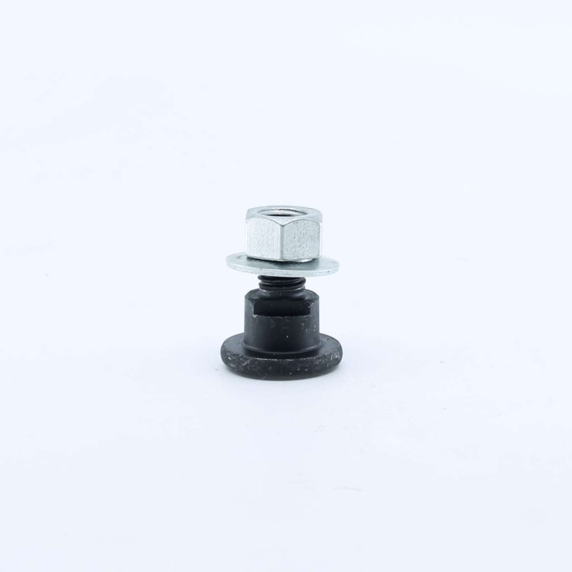Tornillo portacuchillas con tuerca y arandela adaptable para segadora Kuhn GMD y FC. Medidas M12, asiento diámetro 18 mm y resistencia 12.9, referencia 56115800.