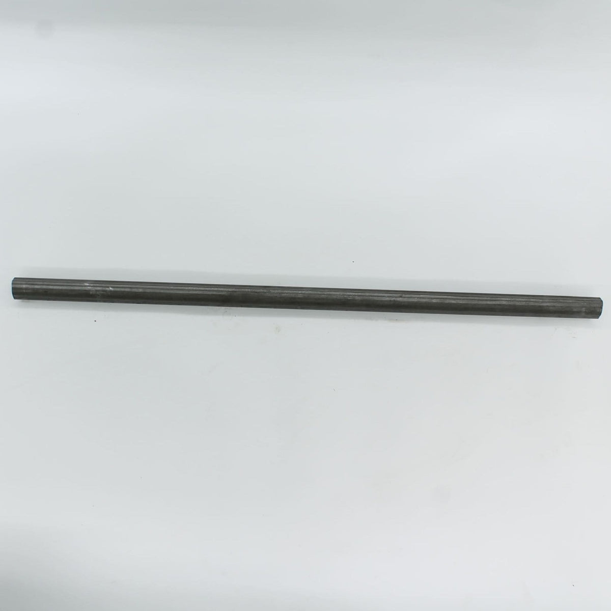 Tubo de transmisión cardán con perfil triangular exterior hembra. Medida 36 mm, grosor de 3,2 mm y longitud de 1 metro.