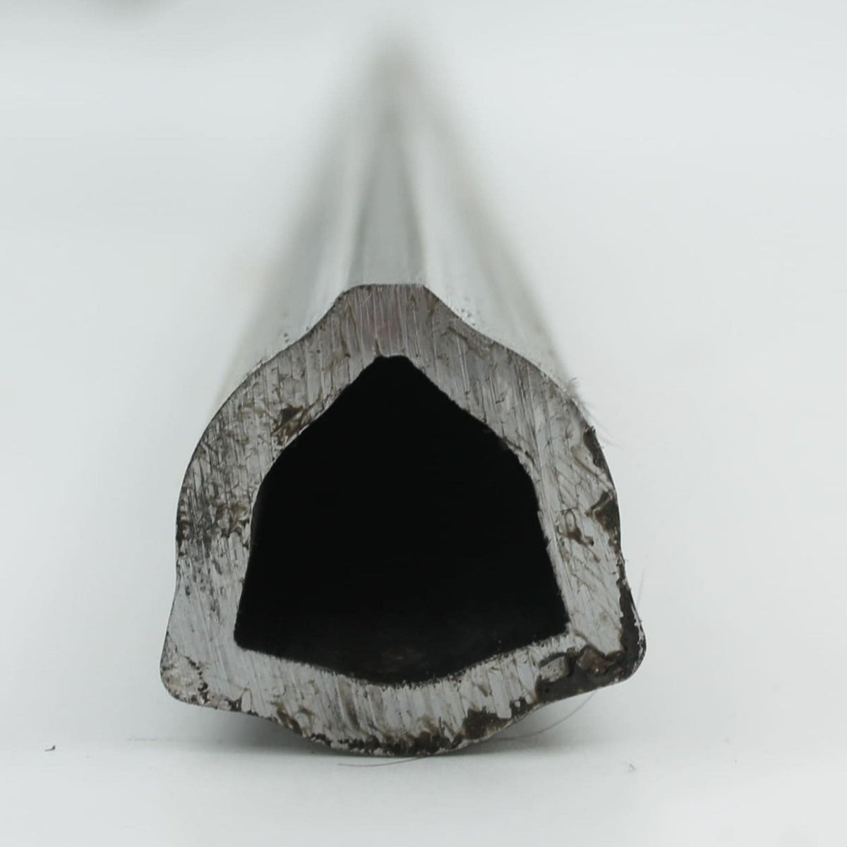 Tubo de transmisión cardán con perfil triangular interior macho. Medida 29 mm, grosor reforzado de 4 mm y longitud de 1 metro.