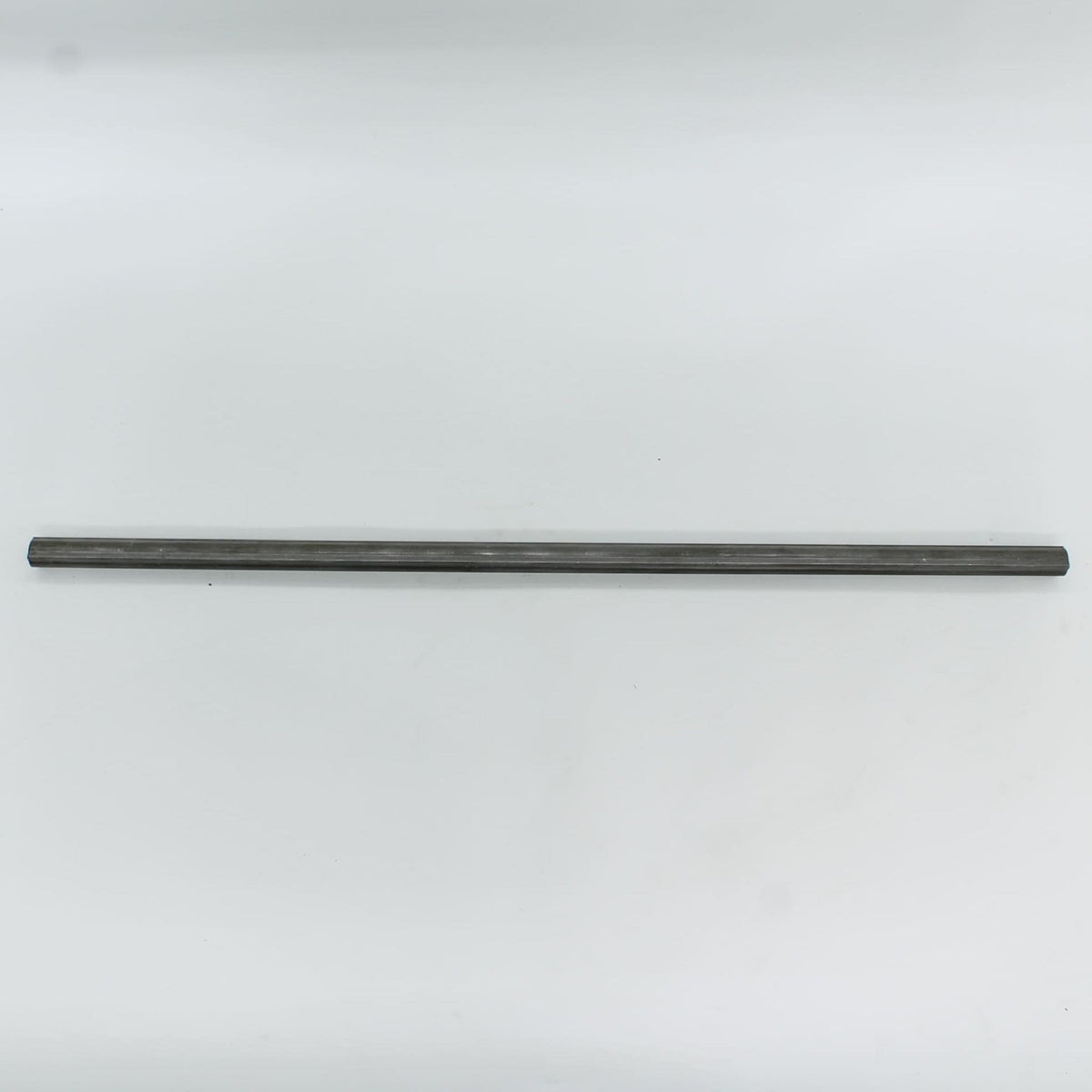 Tubo de transmisión cardán con perfil triangular interior macho. Medida 29 mm, grosor reforzado de 4 mm y longitud de 2 metros.
