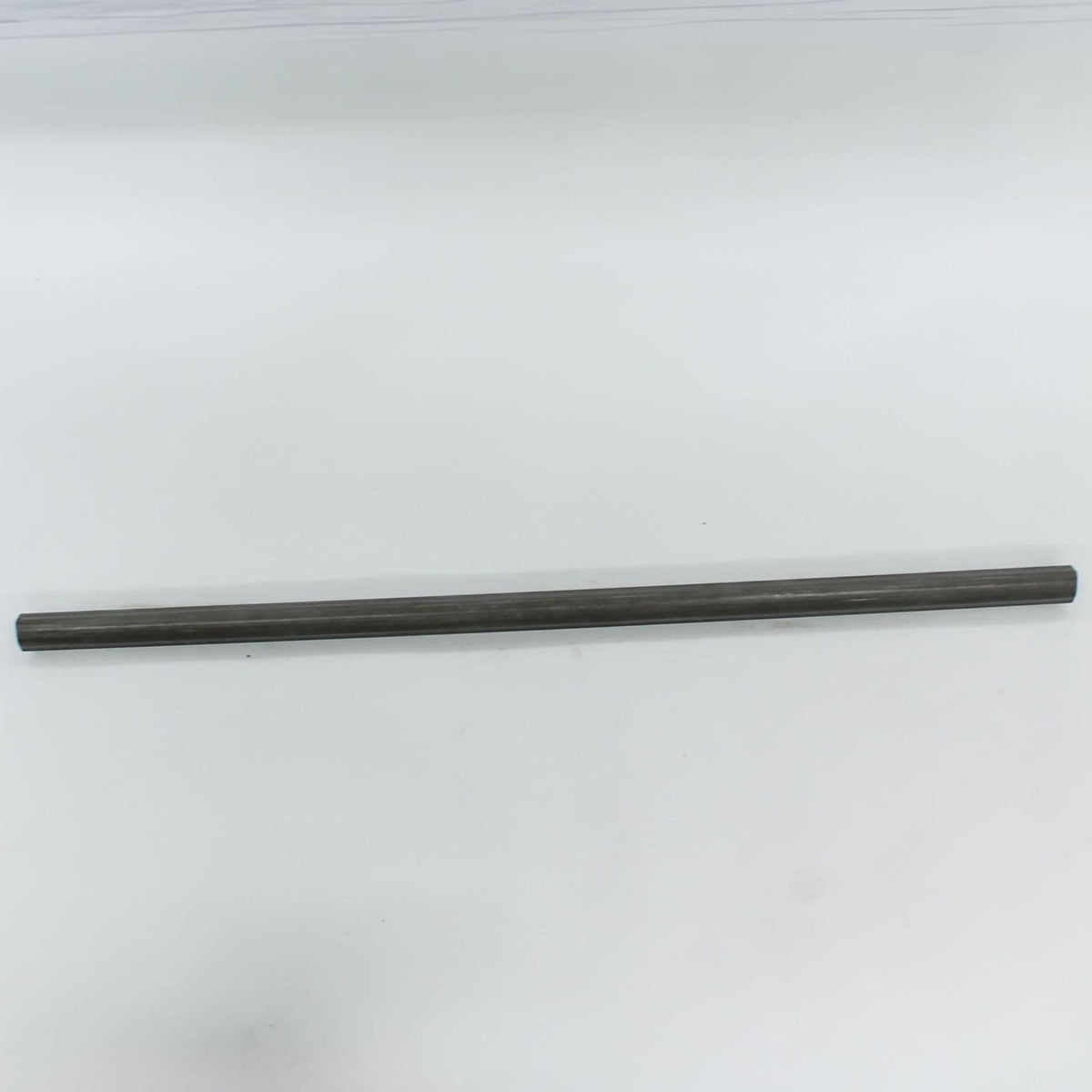 Tubo de transmisión cardán con perfil triangular interior macho. Medida 36 mm, grosor reforzado de 4,5 mm y longitud de 1 metro.
