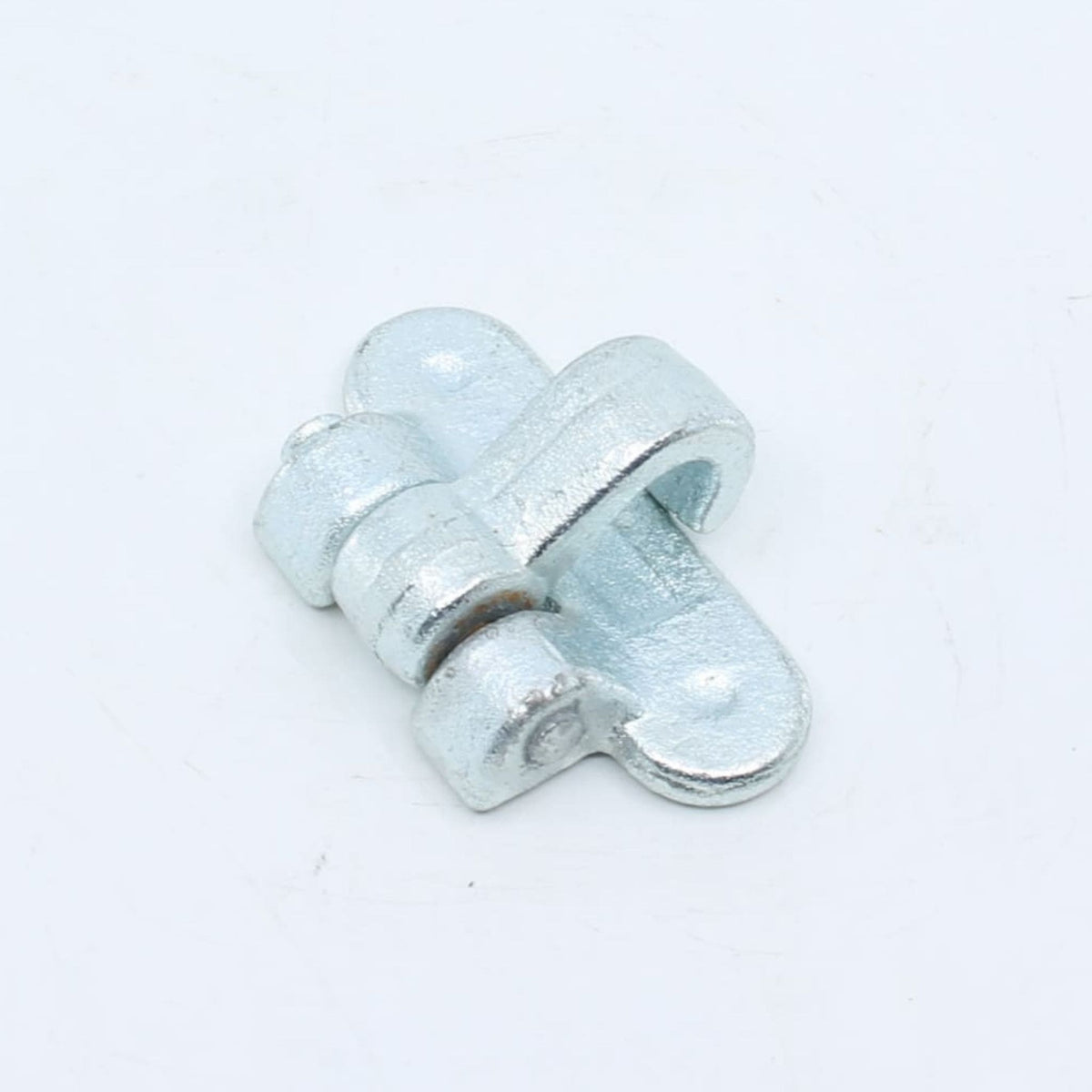 Uña articulada forjada para cierre de remolque con base de 78 x 20 mm.
