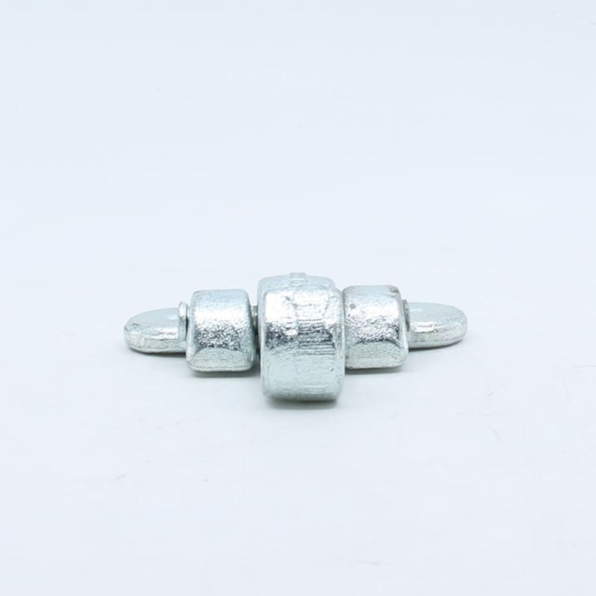 Uña articulada forjada para cierre de remolque con base de 78 x 20 mm.