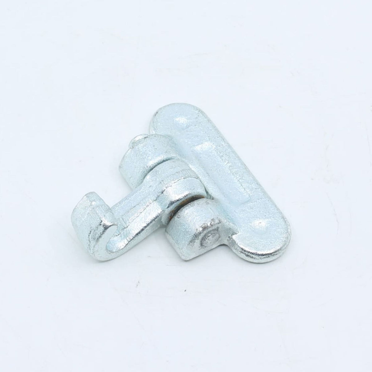 Uña articulada forjada para cierre de remolque con base de 78 x 20 mm.
